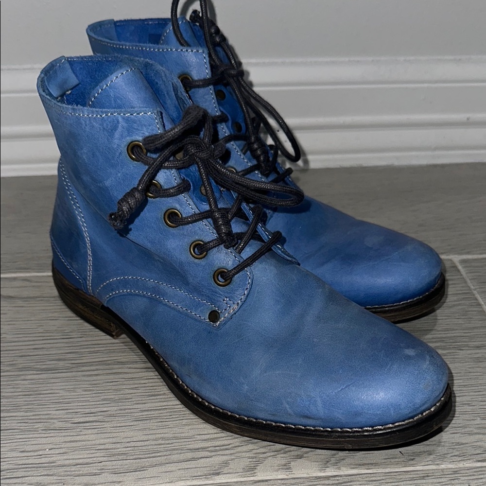 Steve Madden Blue Ankle Boots with Suede Finish